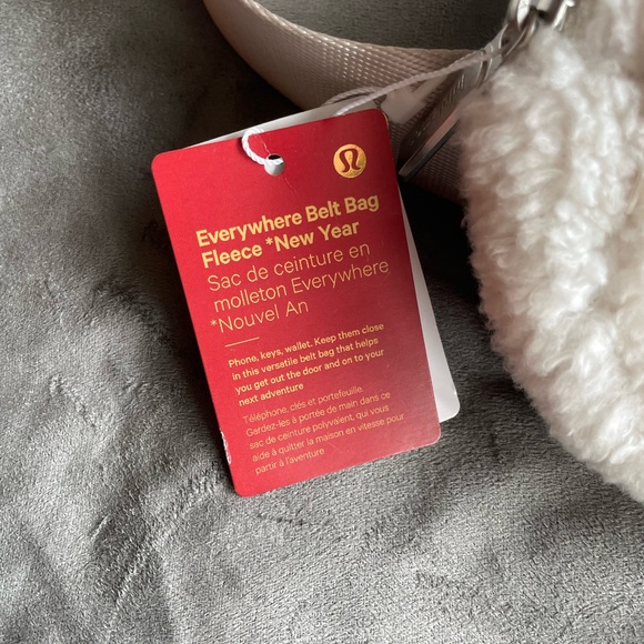 Rare BNWT Lululemon New Year Everywhere Belt Bag 1L Fleece Rabbit - Picture 11 of 12